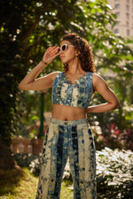 Load image into Gallery viewer, Belt in Bralette
